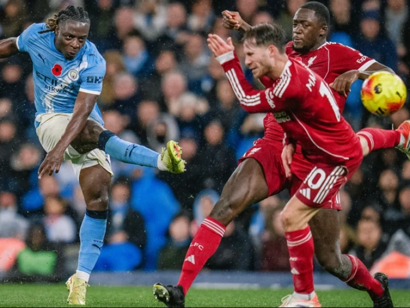 Magis Jeremy Doku Sempurnakan Laga ke-1.000 Guardiola saat Man City Libas Liverpool 3-0