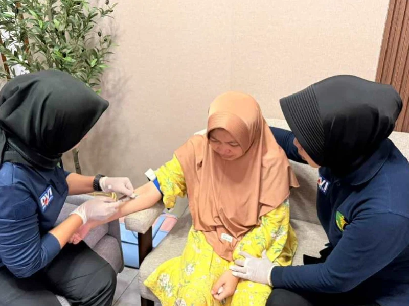 Pesawat ATR 42-500 Jatuh di Maros: DVI Polda Jateng Ambil Sampel DNA Keluarga Korban di Karanganyar