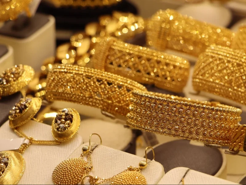Harga Emas Perhiasan Selasa 24 Februari 2026: Raja Emas Turun Tipis, Laku Emas Melonjak