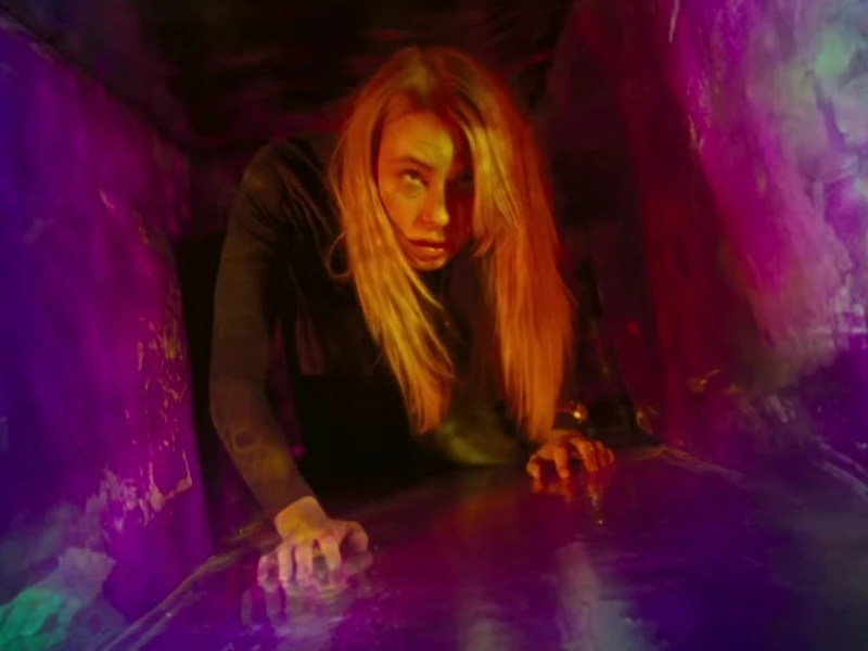 Tonton Cuplikan Film ‘I Live Here Now’ yang Bawa Teror Psikologis Membara di Link Trailer Ini!