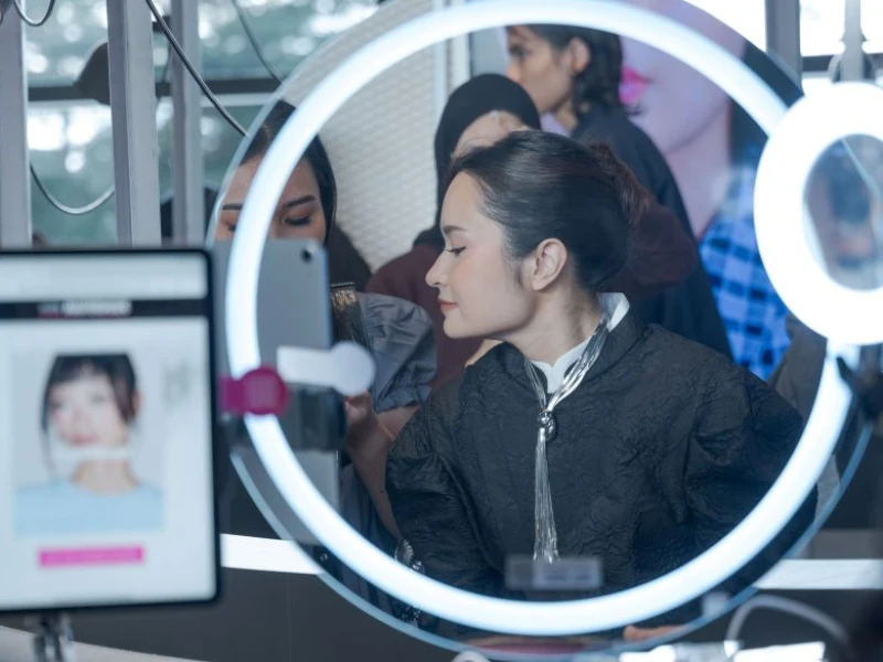 Kecanggihan Teknologi Archi Tech, Mempermudah Merias Wajah Sesuai Bentuk Muka