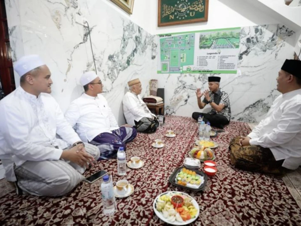 Ganjar Dapat Dukungan Kiai Jawa Timur, Didoakan Kuat Lahir Batin