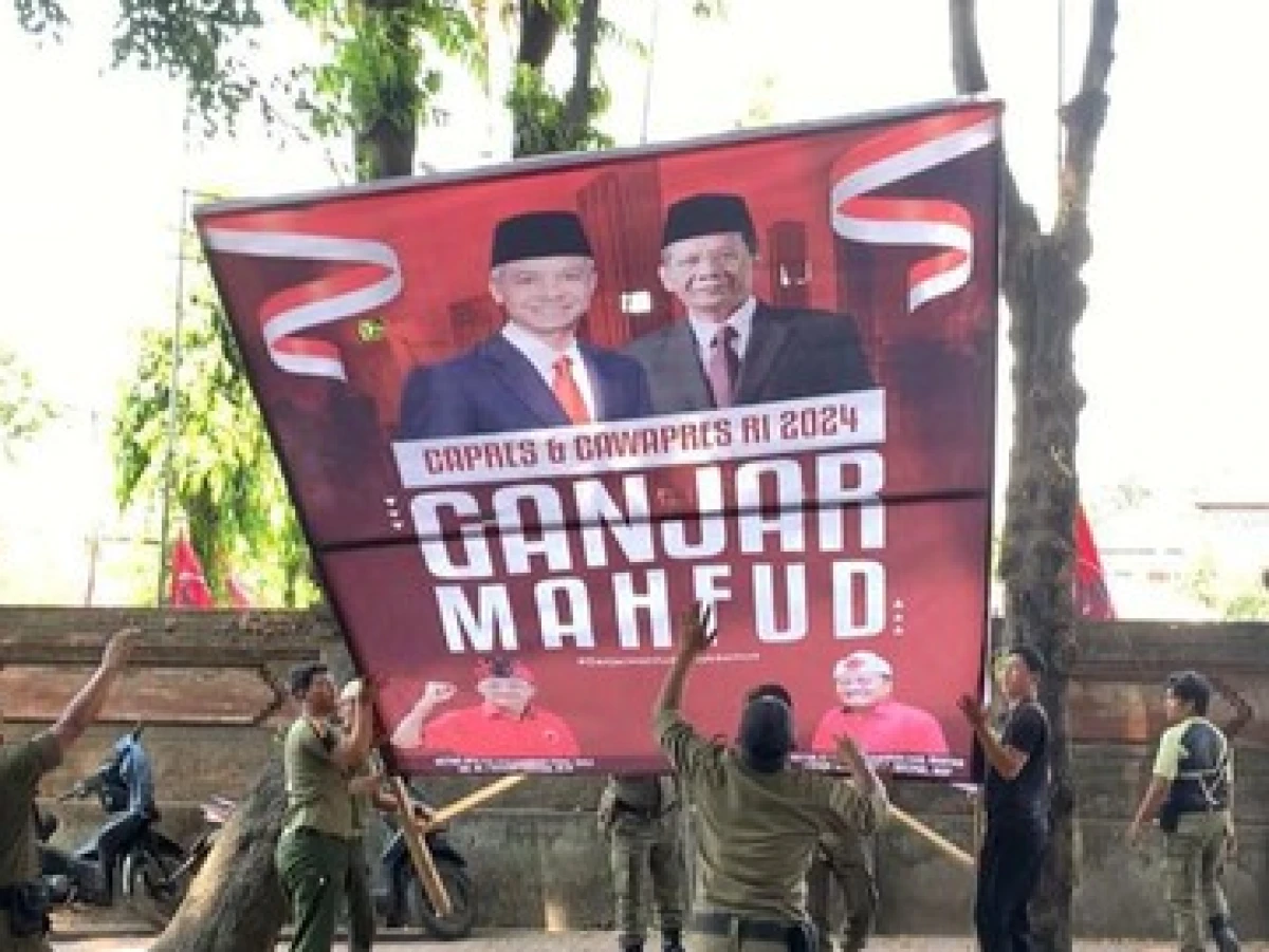 Baliho Ganjar-Mahfud Dicopot Saat Kunjungan Jokowi, Hasto: Diskriminasi