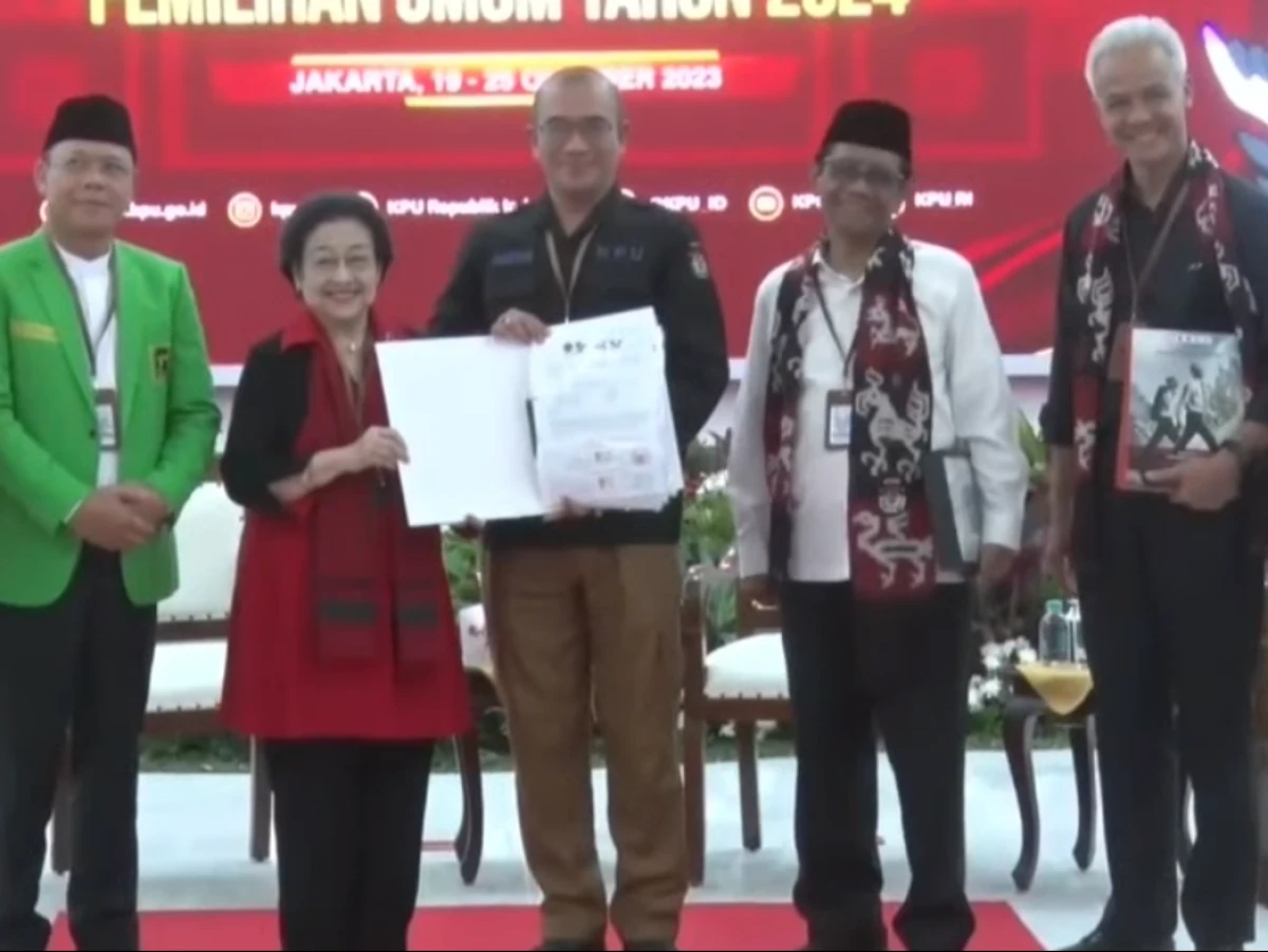 Ganjar-Mahfud Resmi Daftar Capres-Cawapres ke KPU