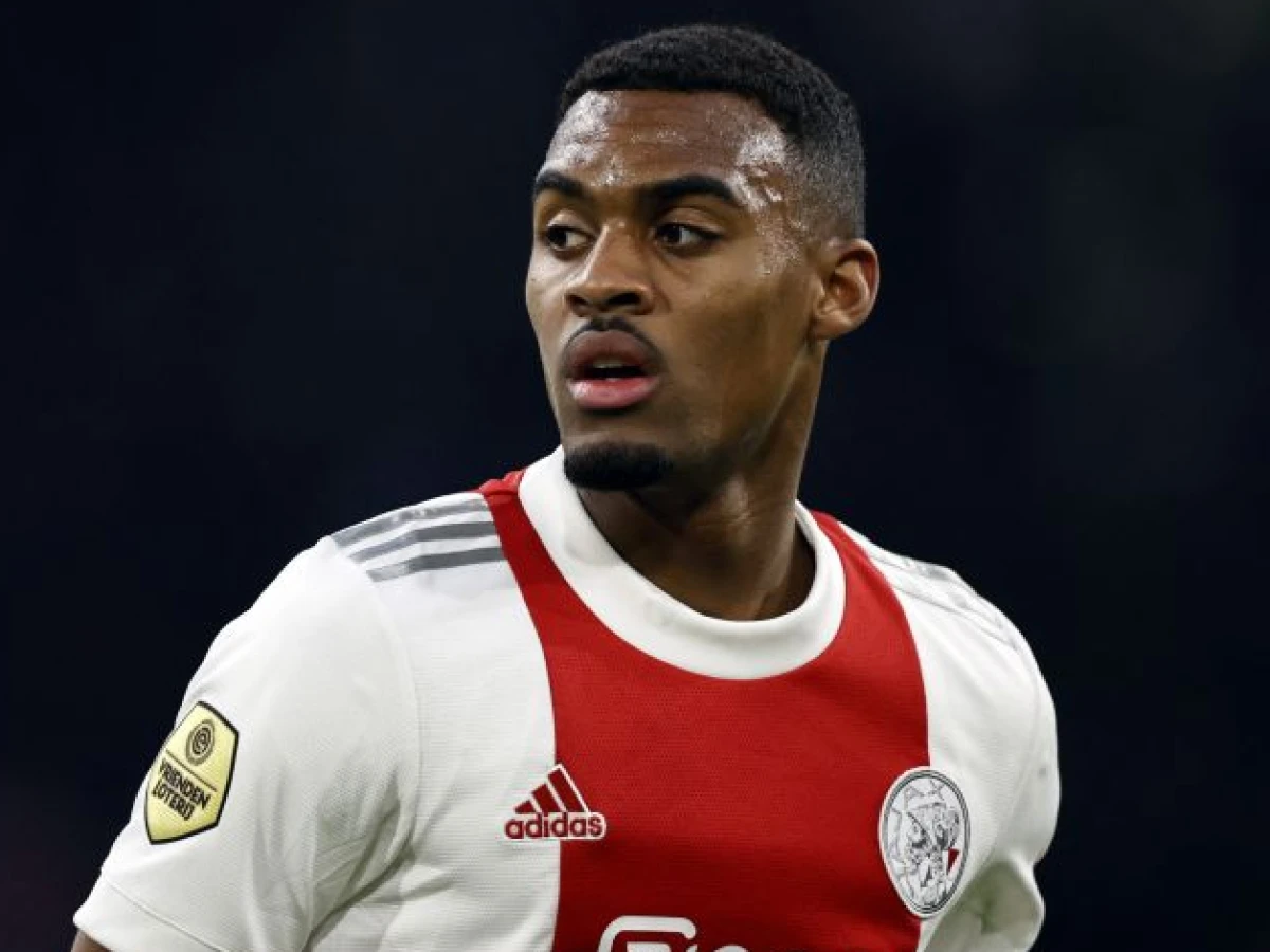 Liverpool Rangkul Gelandang Bayern Munich, Gravenberch