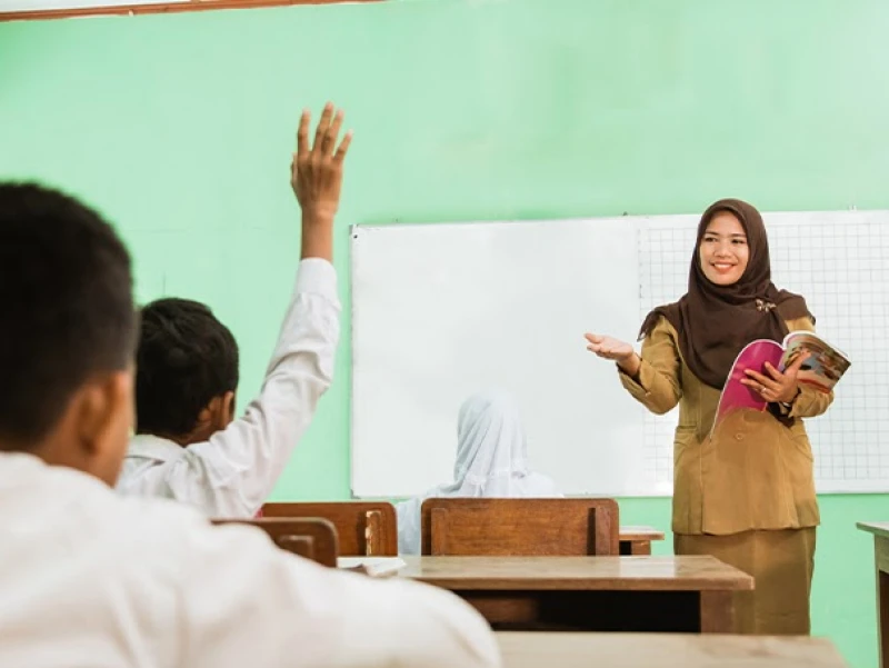 Ingin Jadi Guru? Ini Daftar Kampus Pendidikan Terbaik di Indonesia Versi THE WUR 2025