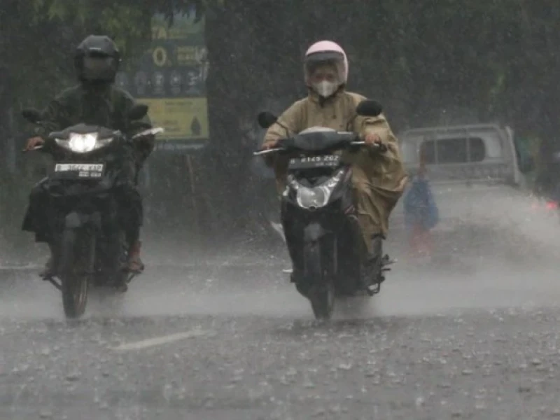 Prakiraan Cuaca Hari Ini: Jakarta Merata Diguyur Hujan Mulai Sore
