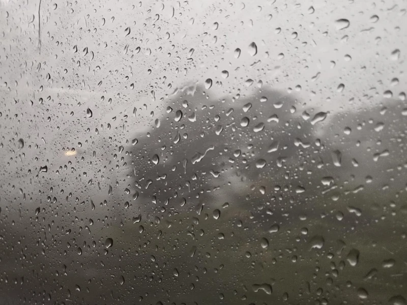 BMKG: 21 Wilayah Waspada Angin Kencang, 6 Daerah Siaga Hujan Sangat Lebat 23-26 Februari 2026