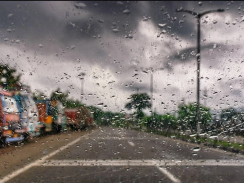 Warga Jawa Tengah Diimbau Siaga Hujan Sangat Lebat dan Angin Kencang 9-12 Januari 2026
