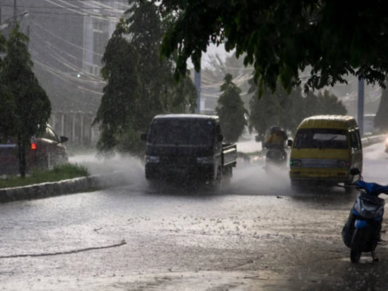 BMKG: Jakarta, Seluruh Wilayah Jawa sampai Aceh Siaga Hujan Sangat Lebat hingga 4 Januari 2026