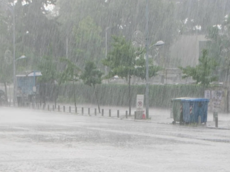 Alarm Cuaca Ekstrem, BMKG: 37 Wilayah Indonesia Terancam Hujan Lebat Hari Ini