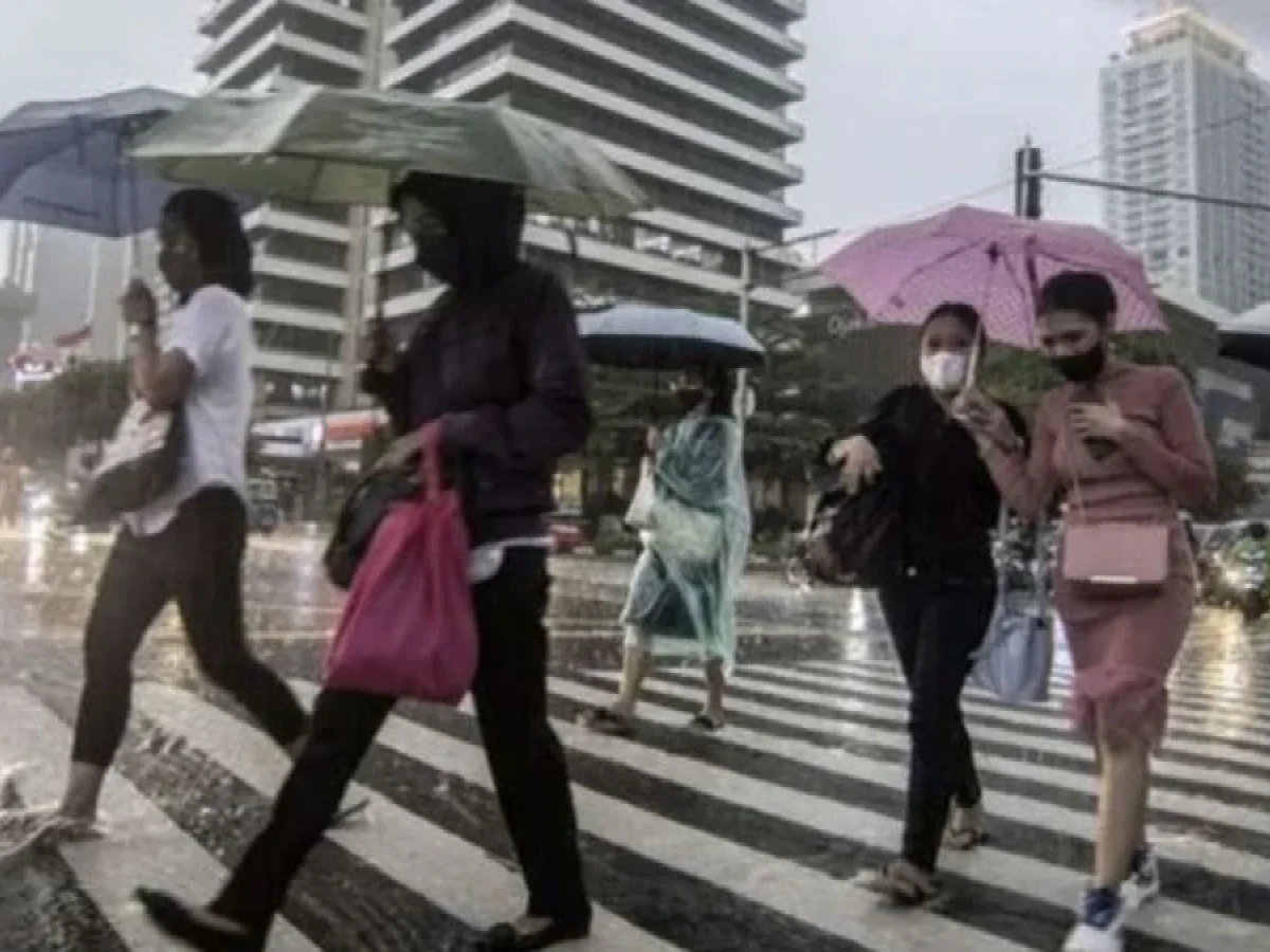 Cuaca Akhir Pekan, Jakarta Pusat dan Utara Diprediksi Hujan Petir