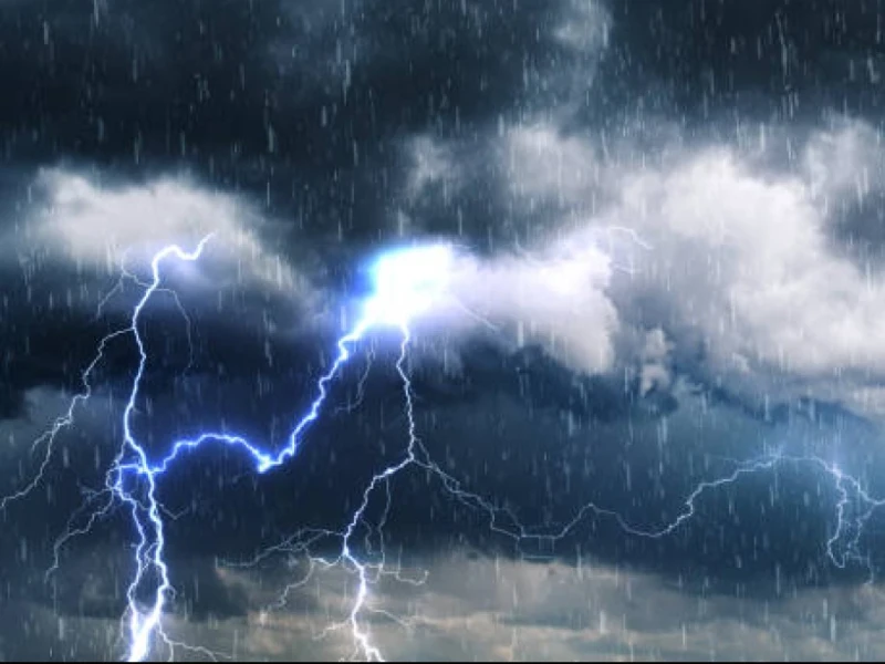 Cuaca Jakarta Selasa: Pagi Mendung, Waspada Hujan Petir di Malam Hari