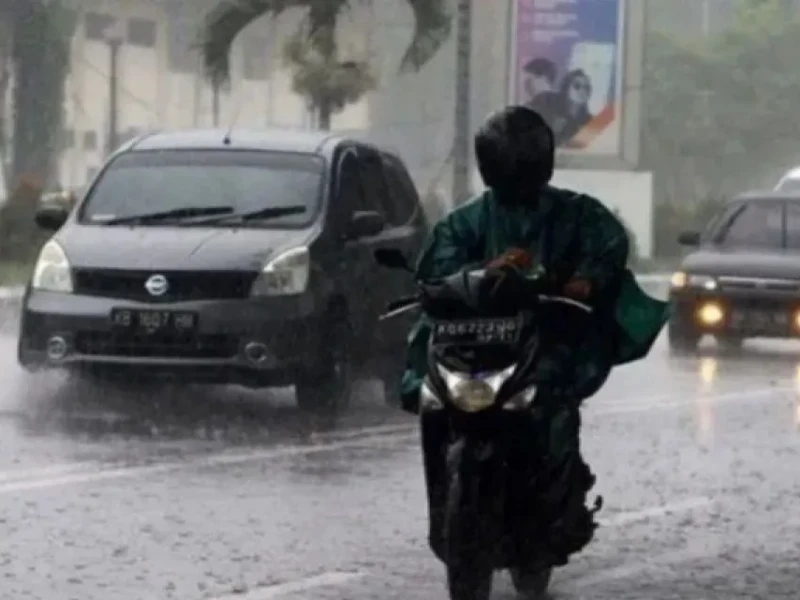 Jakarta Diprediksi Merata Diguyur Hujan Seharian, Waspadai Petir Sore Hari
