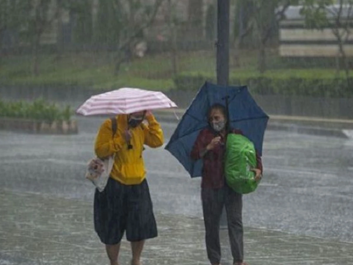 Seluruh Wilayah Jakarta Diguyur Hujan Sabtu Siang