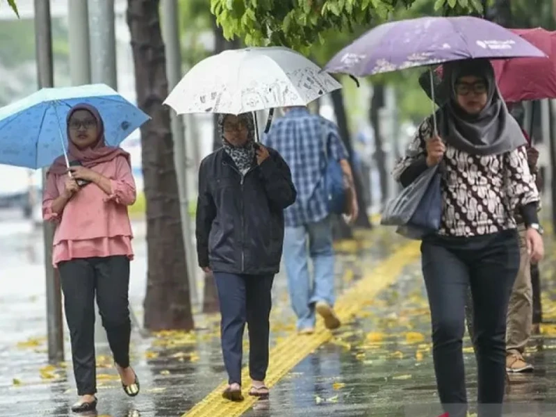 Prakiraan Cuaca BMKG: Jakarta Diguyur Hujan Ringan Siang hingga Sore Hari Ini
