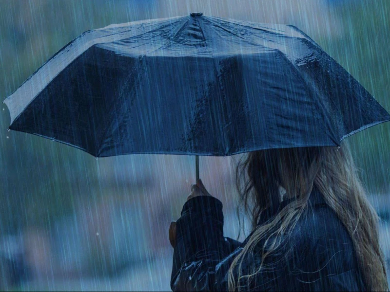 Hujan Lebat Disertai Petir Intai Sejumlah Kota Besar Indonesia Hari Ini