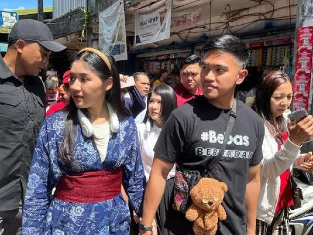 Kunjungi Pasar di Pontianak, Kaesang Dikira Cawapres Prabowo