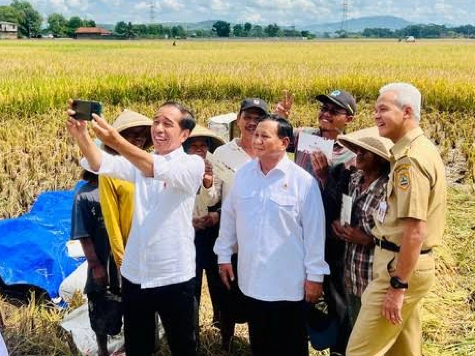 Survei Indostrategic: 74 Persen Publik Yakin Presiden Jokowi Dukung Ganjar di Pilpres 2024