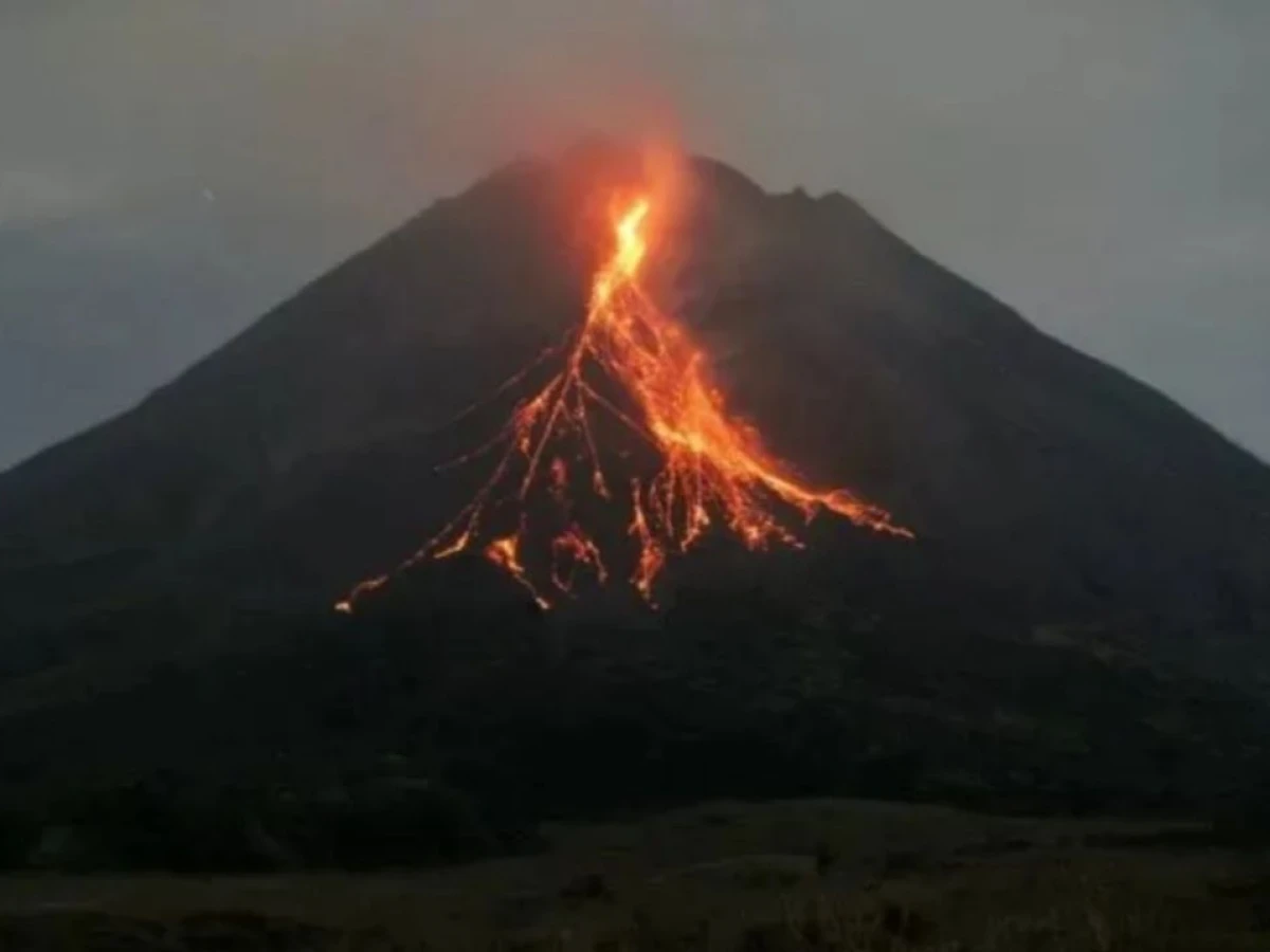 Gunung Merapi Erupsi Luncurkan Guguran Lava 4 Kali, Ini Daerah Potensi Bahaya