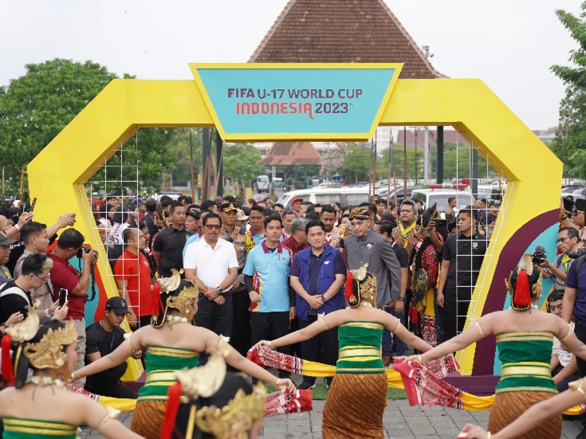 Tanda Dimulainya Pertandingan, PSSI Gelar Pawai Trophy Piala Dunia U-17 di Solo