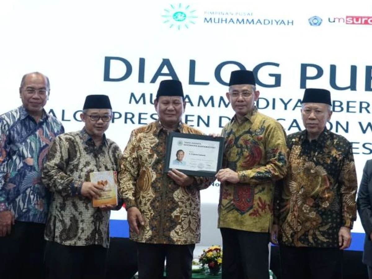 Jadi Pembicara Dialog Publik, Prabowo Subianto Diberi Kartu Anggota Kehormatan Muhammadiyah