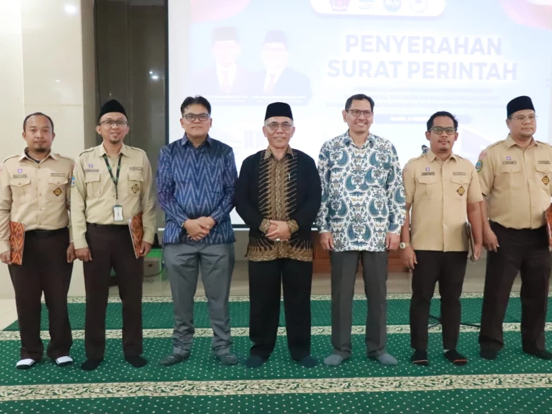 UIN Jakarta Serahkan Surat Perintah Pengelolaan untuk Perkuat Transisi Madrasah Pembangunan Menuju BLU