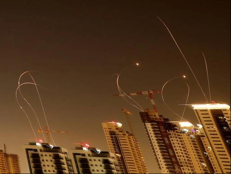 Usai Tolak Negosiasi dengan Trump, Iran Luncurkan Gelombang Rudal Baru ke Israel