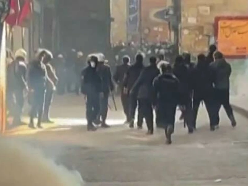 Darurat Keamanan Memuncak, AS Perintahkan Warganya Angkat Kaki dari Iran