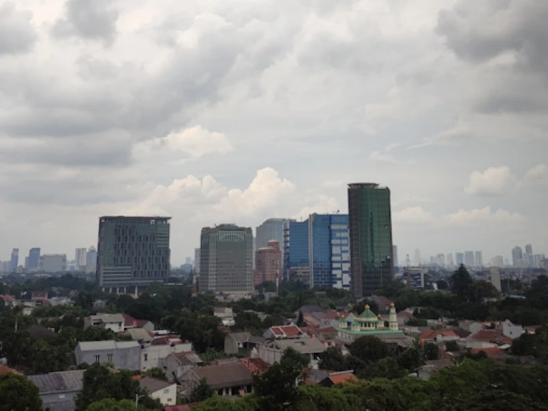 BMKG Prakirakan Cuaca Berawan hingga Hujan Sedang Guyur Jakarta Hari Ini