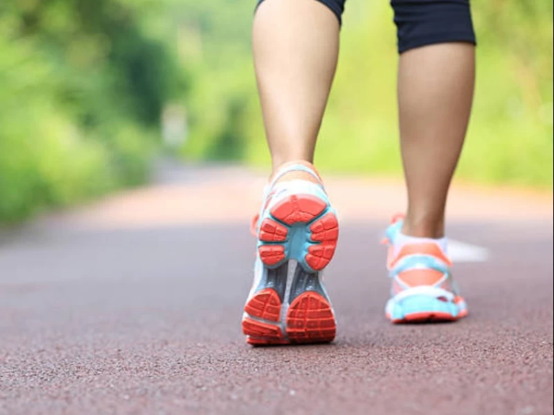 30 Menit Jalan Kaki Setiap Hari Apakah Cukup untuk Menjaga Tubuh Tetap Fit? Ini Penjelasannya!