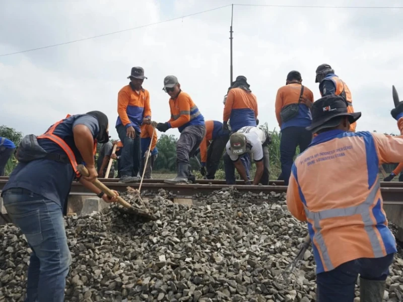 Imbas Banjir, KAI Batalkan 20 Perjalanan Kereta di Sumut–Aceh
