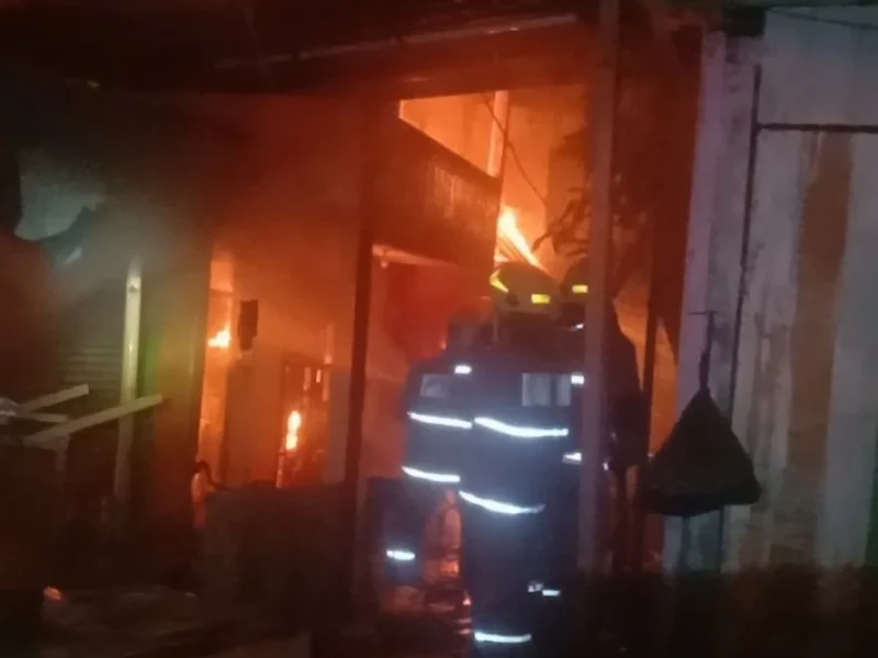 Korsleting Listrik, Kebakaran Hanguskan 10 Rumah di Matraman Jakarta Timur