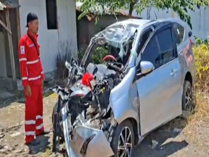 4 Tewas dalam Kecelakaan Minibus Tabrak Bus di Tol Pejagan-Tegal, Sopir Diduga Mengantuk