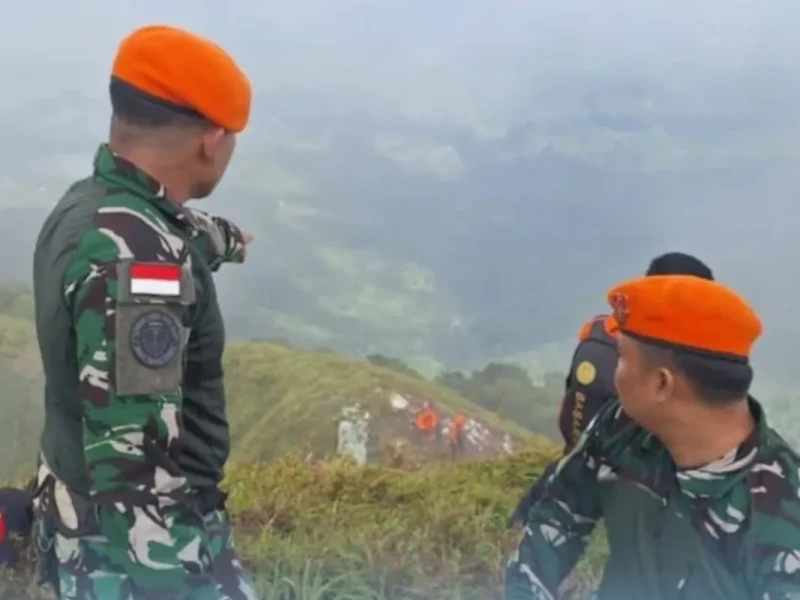 Titik Jatuh Pesawat ATR 42-500 Ditemukan, TNI AU Kerahkan Korpasgat ke Gunung Bulusaraung