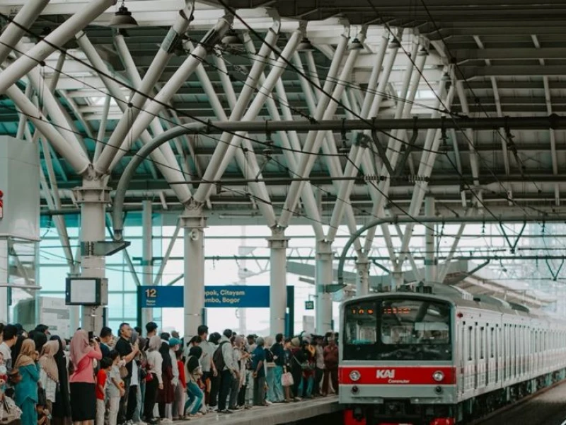 KAI Group Angkut 413 Juta Penumpang hingga Oktober 2025, Commuter Line Jadi Bintang Utama