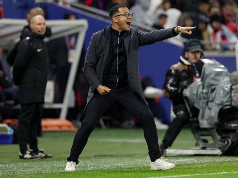 Chelsea Tunjuk Liam Rosenior sebagai Pelatih Baru Pengganti Enzo Maresca