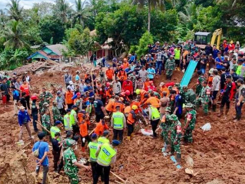 Perkembangan Longsor Cilacap: 14 Orang Masih Hilang