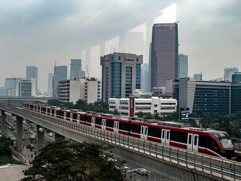 Sambut Nataru, KAI Diskon Tiket Kereta Bandara, LRT, hingga Kereta Cepat Whoosh
