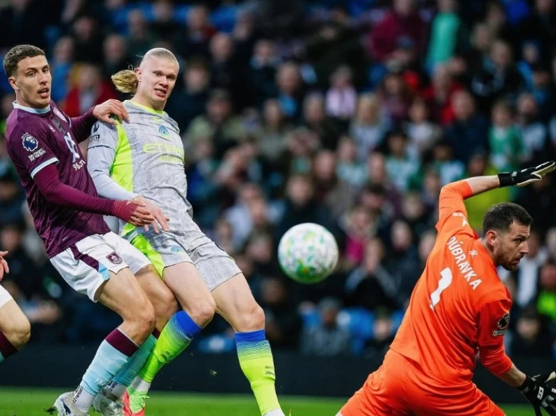 Man City Kudeta Arsenal, Burnley Dipastikan Terlempar dari Premier League