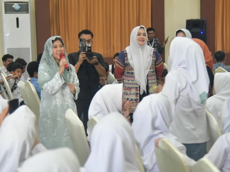 Menkomdigi: Pesantren Jadi Benteng Utama untuk Lindungi Generasi Muda dari Ancaman Digital