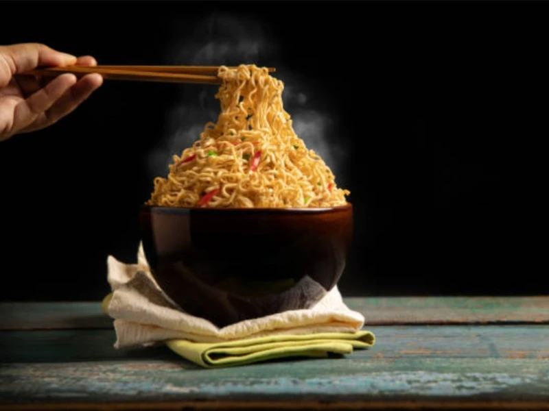Kamu Pecinta Mi Instan? Begini Tips Aman Mengonsumsi tanpa Mengorbankan Kesehatan!