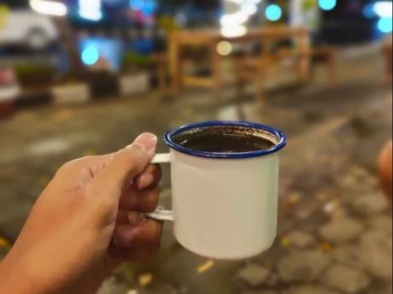 Sahur Tetap Minum Kopi, Aman atau Tidak? Simak Penjelasannya di Sini!