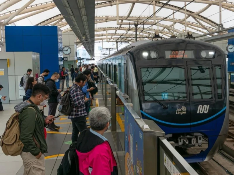 Asyik! Besok Naik Transjakarta, MRT, dan LRT Cuma Rp1