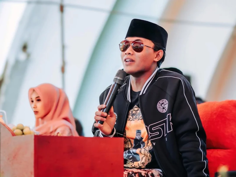 Pendidikan dan Latar Belakang Gus Elham Yahya, Sosok Pendakwah Muda yang Tuai Kontroversi