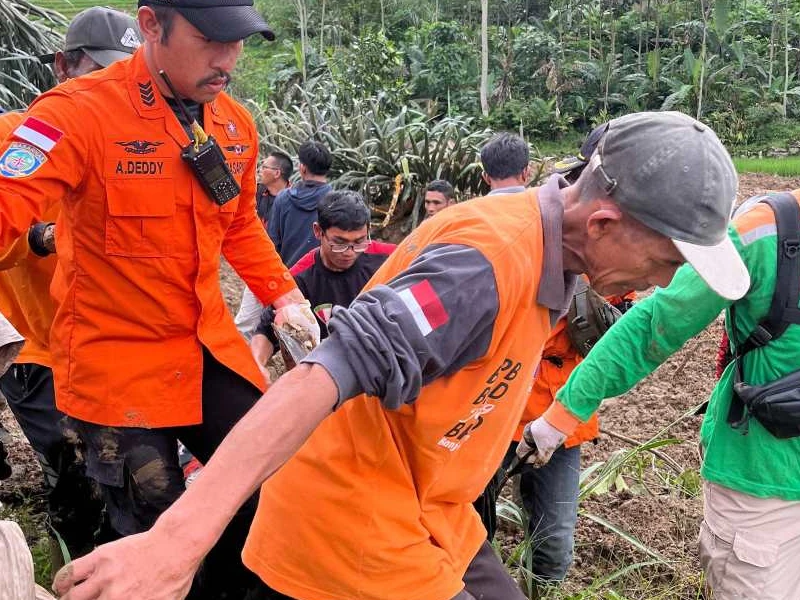 Longsor Banjarnegara: Operasi SAR 27 Warga Hilang Terkendala Cuaca dan Tanah Labil, Berikut Identitasnya
