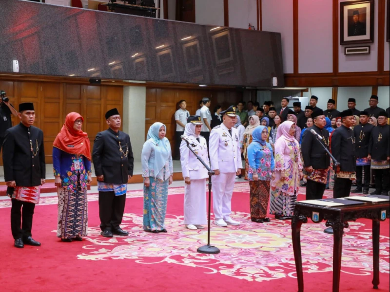 Pramono Lantik 11 Pejabat Baru: Iin Mutmainnah Jadi Perempuan Pertama Wali Kota Jakarta Barat