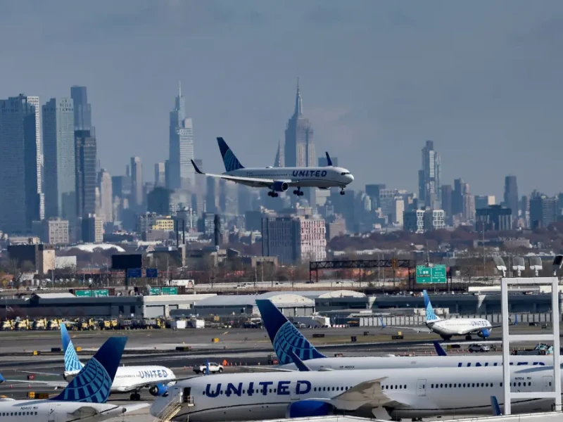 Badai Salju Kembali Lumpuhkan Amerika Serikat! 5.675 Penerbangan Dibatalkan, Listrik Kolaps