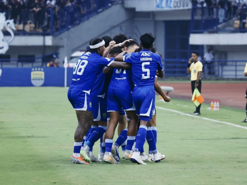 Comeback Persib Bungkam Persija 2-1, Maung Bandung Kokoh di Puncak Super League
