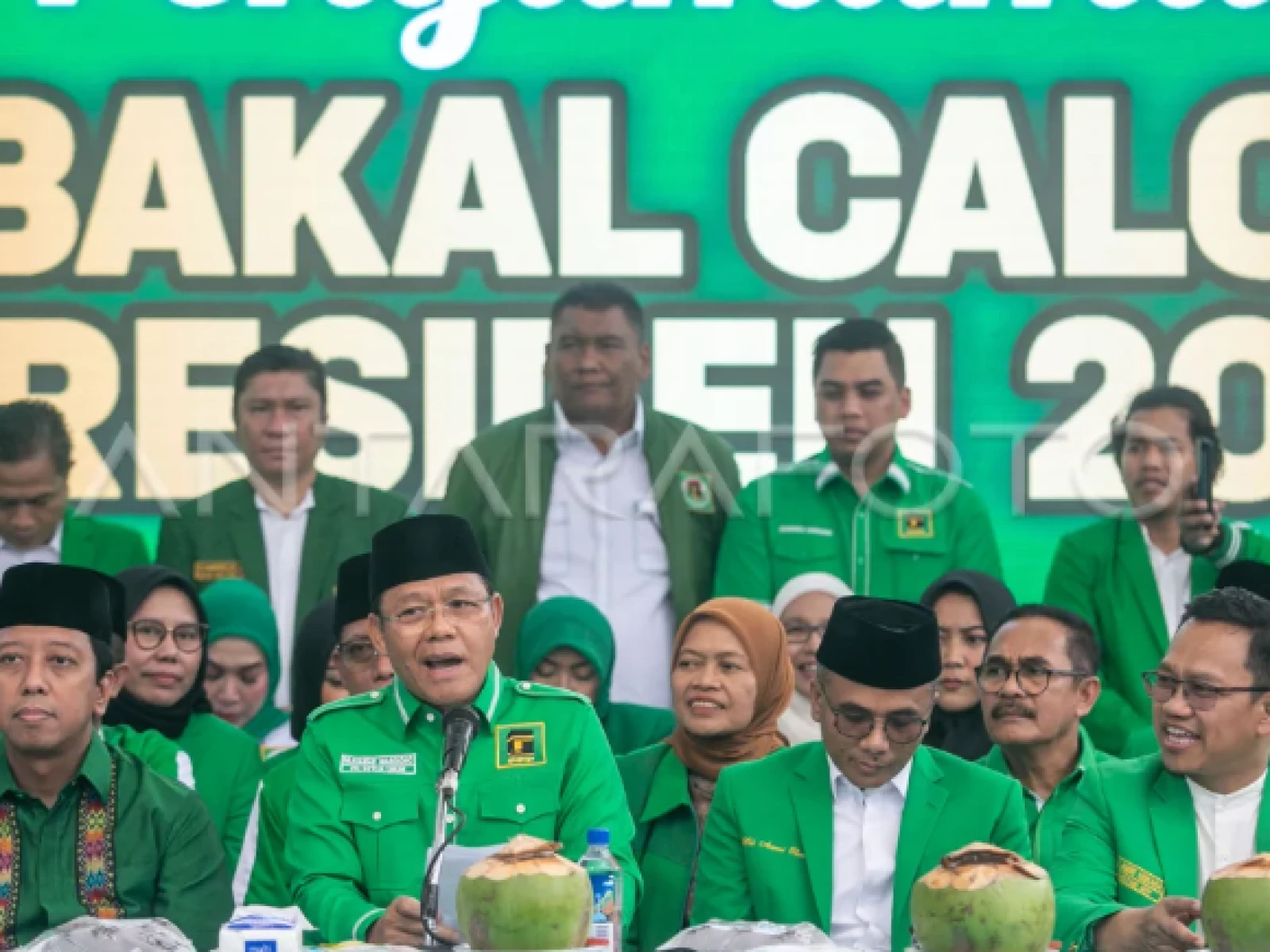 PPP Terus 'Goda' Golkar dan PAN Gabung Koalisi